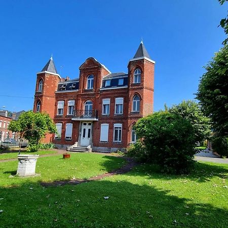 Studio En Rez-De-Chaussee - Le Petit Chateau Avesnois - Tv - Wifi - Logement Entier Avesnes-sur-Helpe Extérieur photo