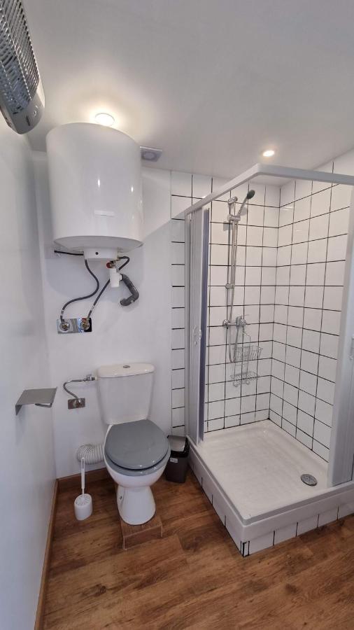 Studio En Rez-De-Chaussee - Le Petit Chateau Avesnois - Tv - Wifi - Logement Entier Avesnes-sur-Helpe Extérieur photo